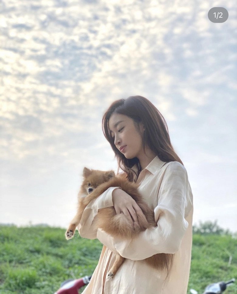 Đỗ mỹ linh lần đầu lộ diện sau tin được cầu hôn diện set đồ trẻ như nữ sinh - 6