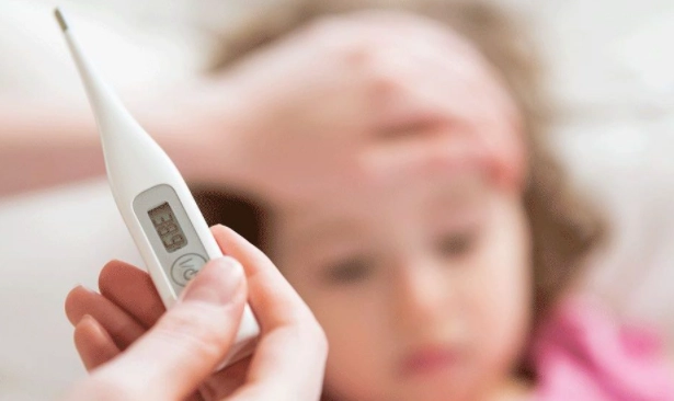 Đo nhiệt độ ở nách trẻ bao nhiêu là sốt bao nhiêu là bình thường - 4