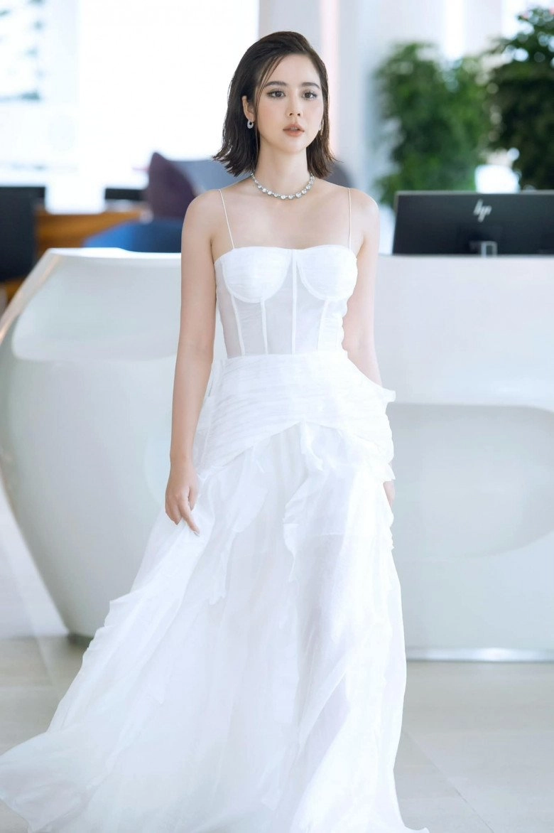 Đọ sắc hồng diễmbạn gái màn ảnh của đình tú mặc lấp ló quần trong vẫn sành điệu - 10