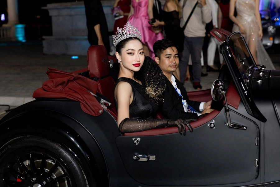 Đỗ thị hà đánh má hồng quá tay vẫn được khen màu son quyền lực lên ngôi trên ghế nóng - 8