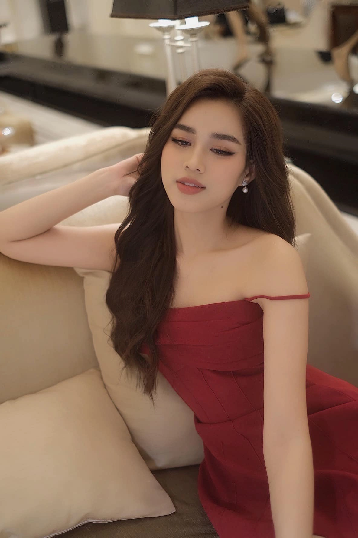 Đỗ thị hà diện váy buông lơi khoe nhan sắc như tranh vẽ trước thềm chung kết miss world - 1