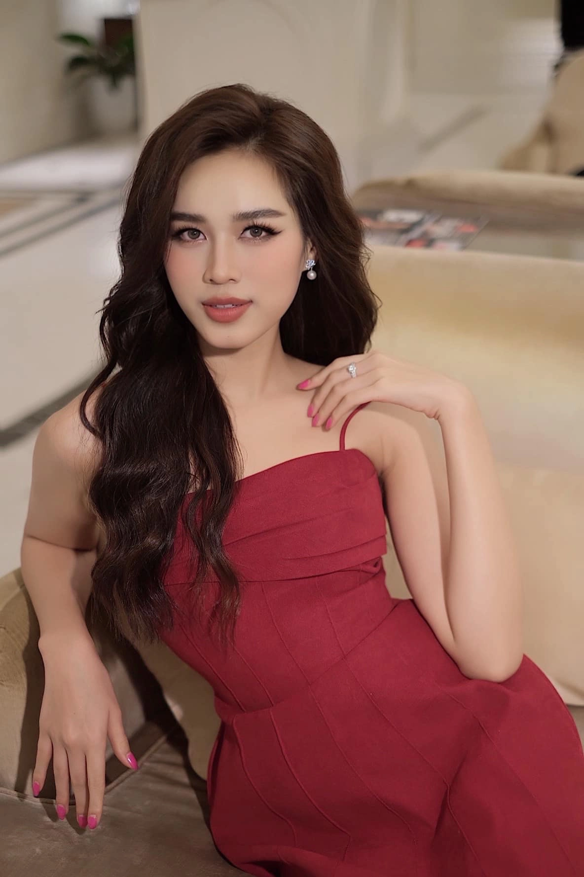 Đỗ thị hà diện váy buông lơi khoe nhan sắc như tranh vẽ trước thềm chung kết miss world - 3