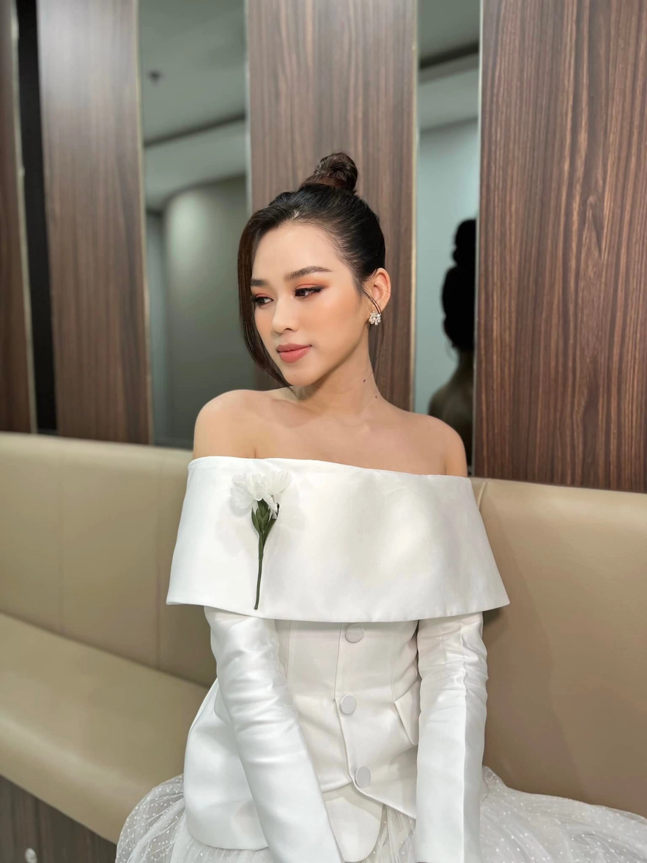 Đỗ thị hà diện váy buông lơi khoe nhan sắc như tranh vẽ trước thềm chung kết miss world - 12