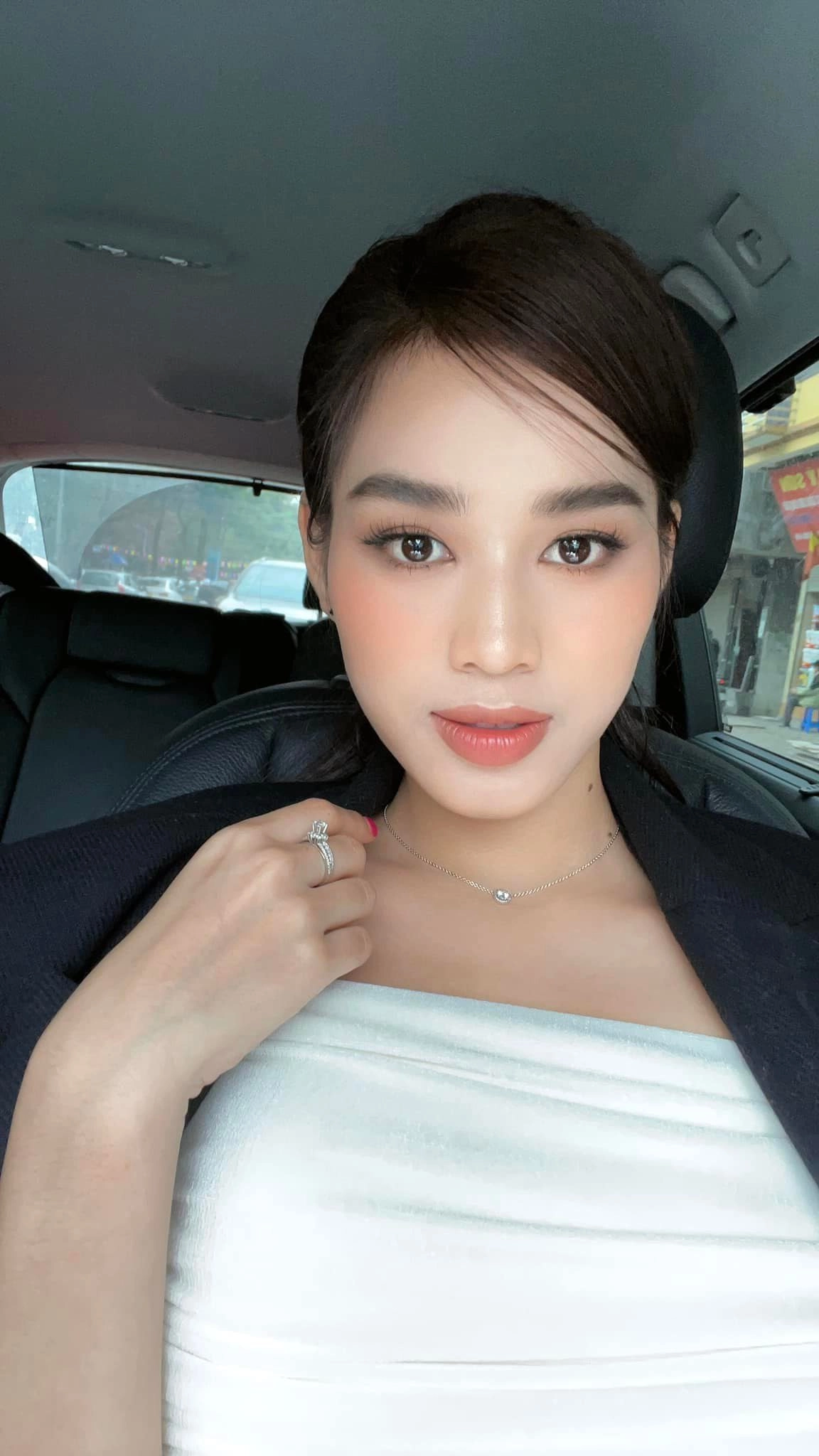 Đỗ thị hà háo hức trở lại trường phấn son sương sương chuẩn sinh viên gương mẫu - 2
