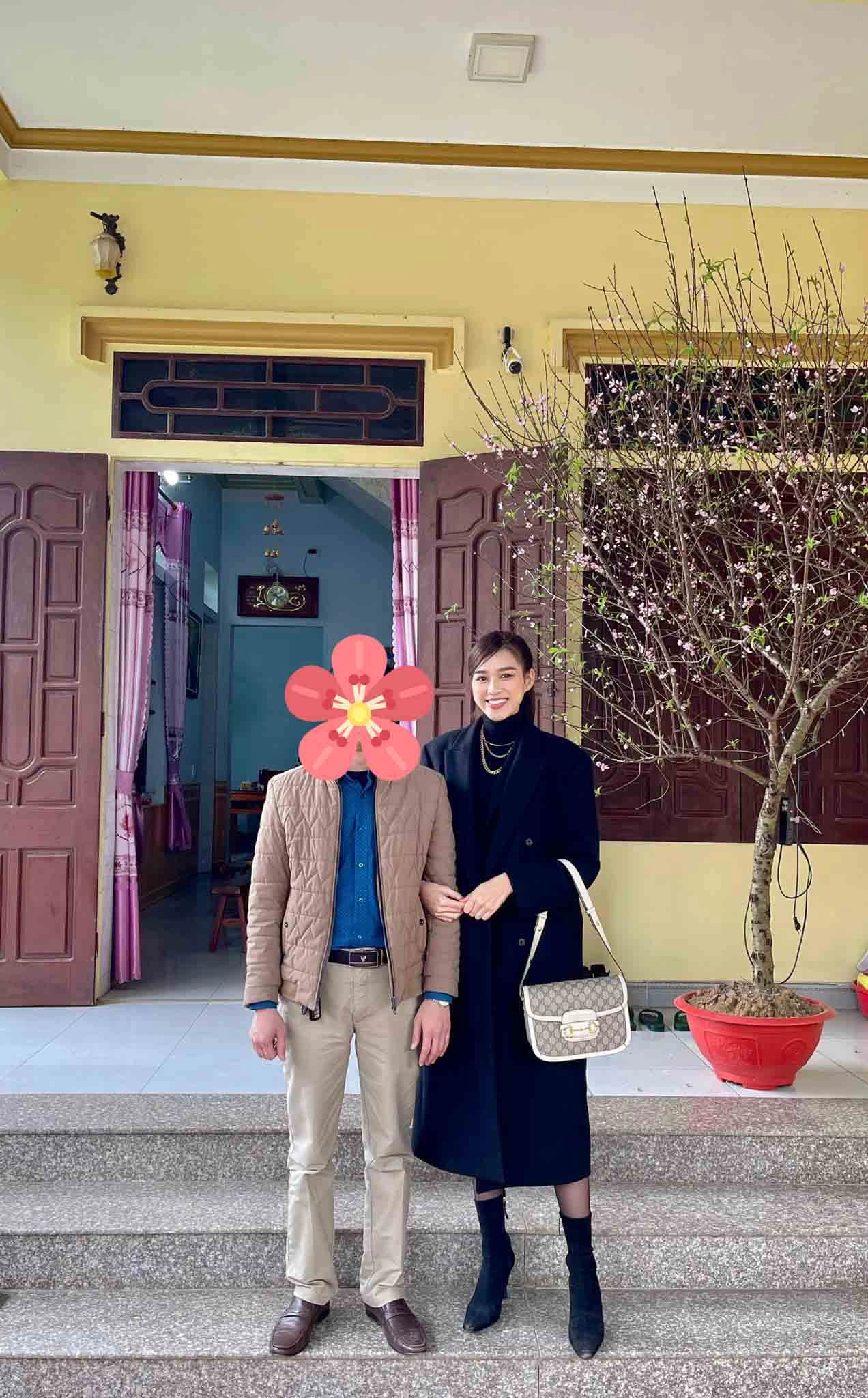 Đỗ thị hà trút bỏ xiêm y hoa hậu diện đồ chuẩn fashionista về chơi tết nhưng bị nhắc nhở - 2