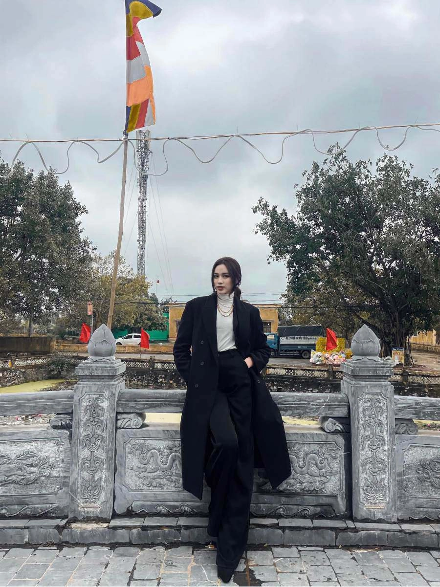 Đỗ thị hà trút bỏ xiêm y hoa hậu diện đồ chuẩn fashionista về chơi tết nhưng bị nhắc nhở - 6