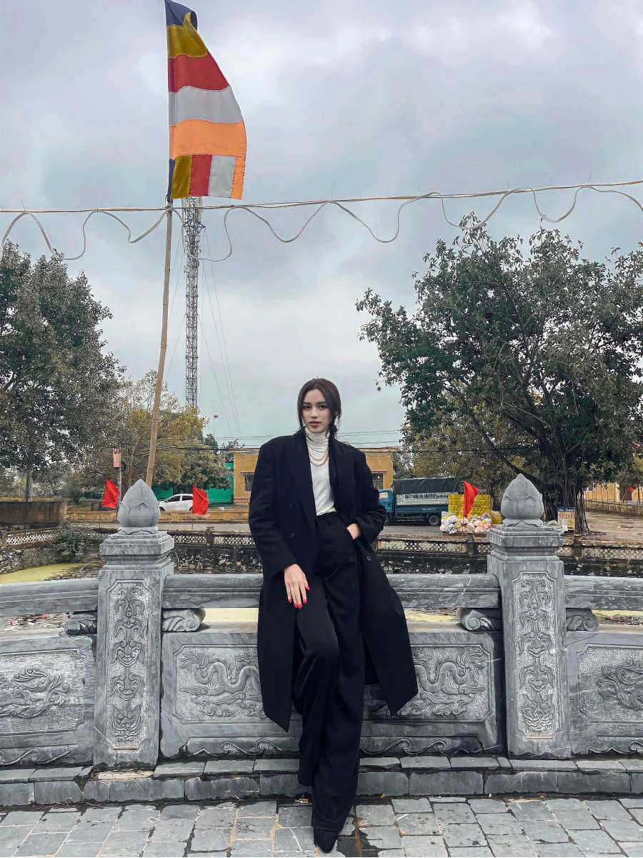 Đỗ thị hà trút bỏ xiêm y hoa hậu diện đồ chuẩn fashionista về chơi tết nhưng bị nhắc nhở - 8