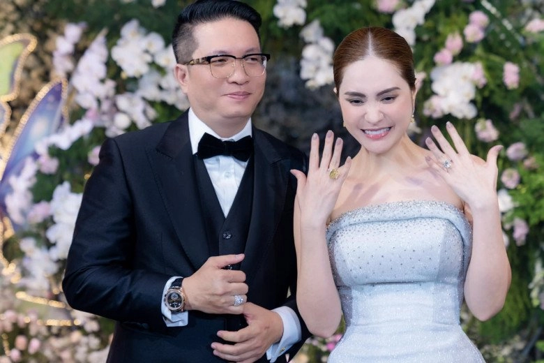 Đoàn di băng xuống tinh thần chuyện sinh nở ông xã đại gia an ủi viên kim cương to như hột mít - 6