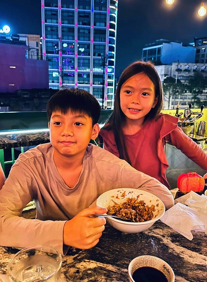 Đoan trang viên mãn ở singapore bật mí lời nhắn nhủ giữa bé sol với subeo nhà hà hồ - 14