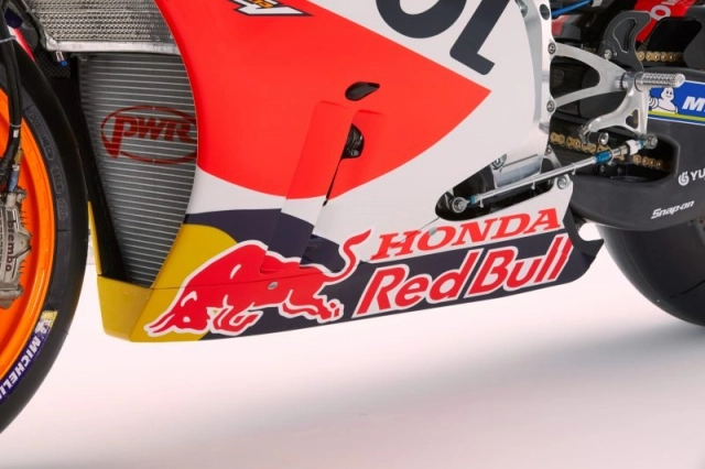 Đội đua repsol honda motogp 2022 lộ diện với ngoại hình hoàn toàn mới - 8