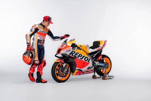 Đội đua repsol honda motogp 2022 lộ diện với ngoại hình hoàn toàn mới - 12