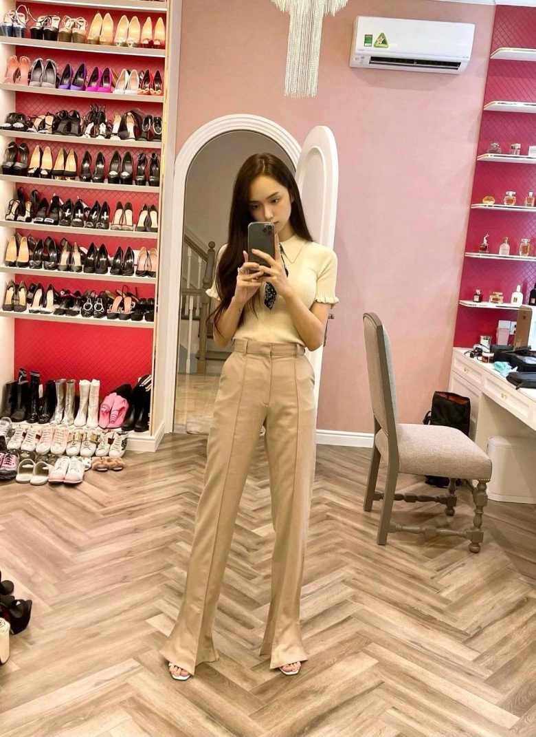 Đón sinh nhật thứ 60 mẹ chồng tương lai của hương giang xách túi tiền tỷ - 9