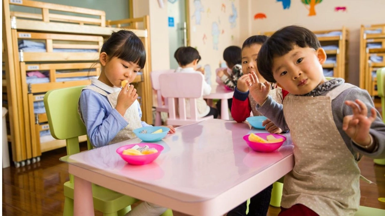 Đóng 4 triệutháng tiền ăn trưa cho con mẫu giáo mẹ tức giận khi nhìn bức ảnh món ăn - 4