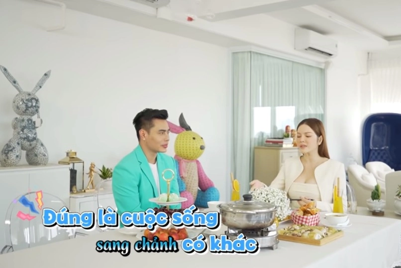 Chị gái đại gia kim cương lý nhã kỳ lái xe 600km chỉ để mua cua nấu cho em 1 bát bún giá hơn 100 triệu - 6