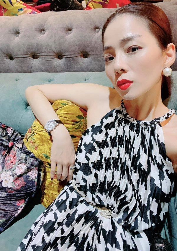 Dù đã rút sụn mũi dáng mũi của lệ quyên vẫn thon gọn bất ngờ - 7