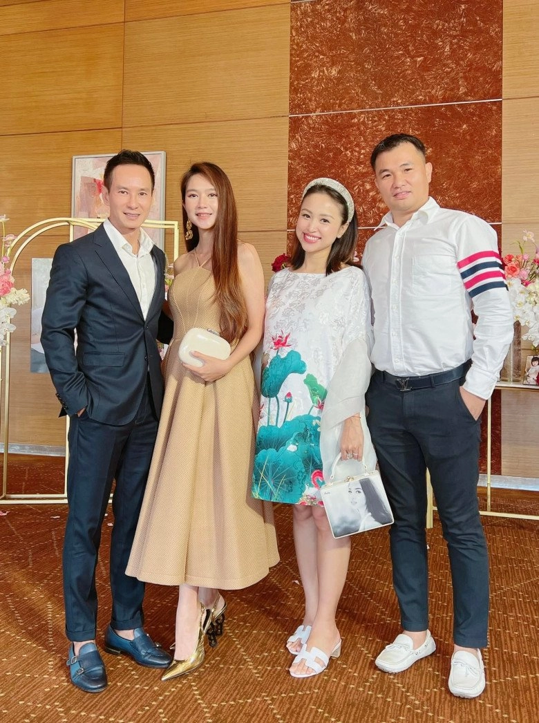 Dự tiệc cưới đẹp ngang ngửa cô dâu ít người nghĩ vợ lý hải ở nhà tự chăm 4 con - 2