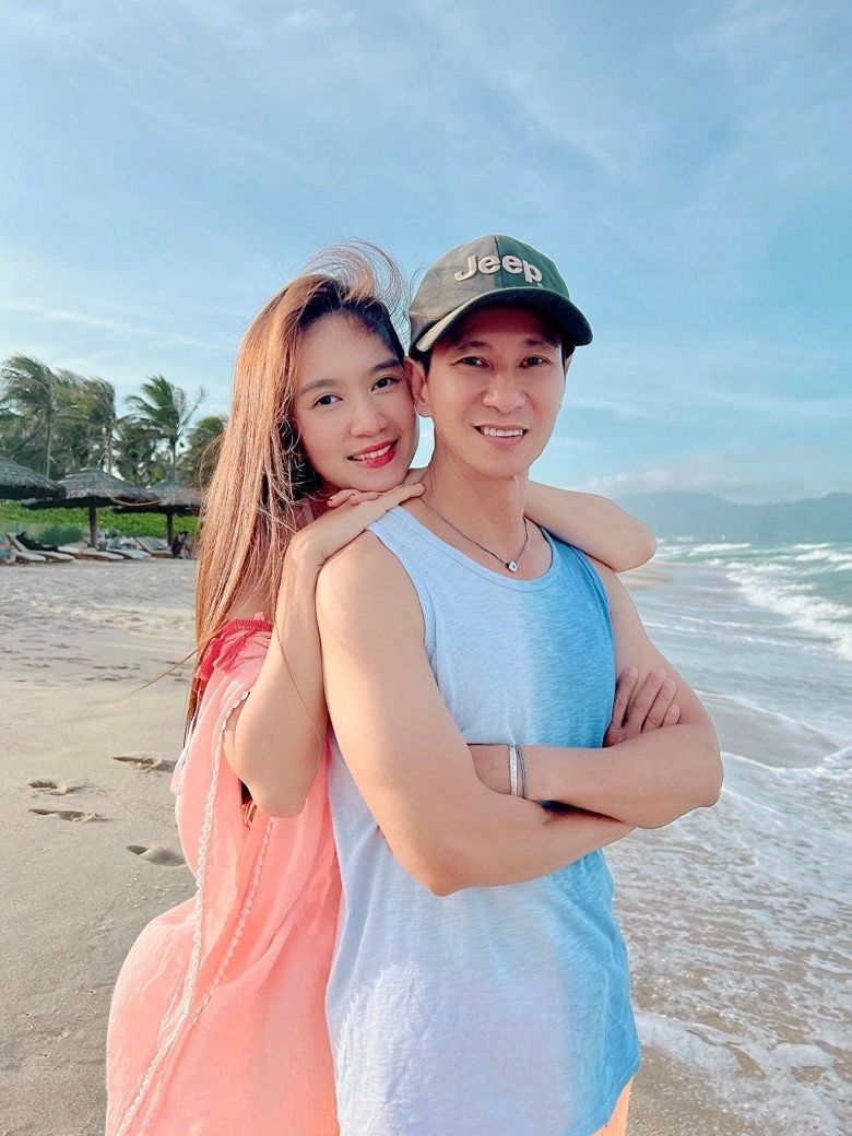 Dự tiệc cưới đẹp ngang ngửa cô dâu ít người nghĩ vợ lý hải ở nhà tự chăm 4 con - 11