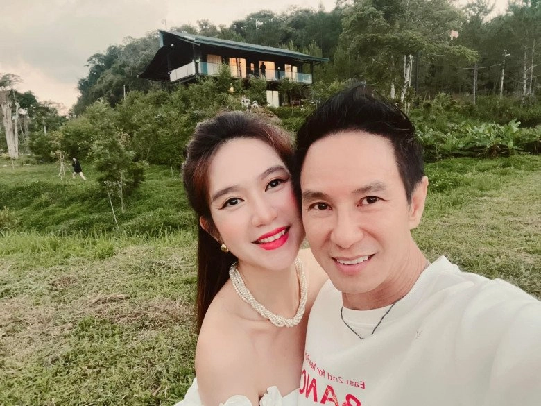 Dự tiệc cưới đẹp ngang ngửa cô dâu ít người nghĩ vợ lý hải ở nhà tự chăm 4 con - 18