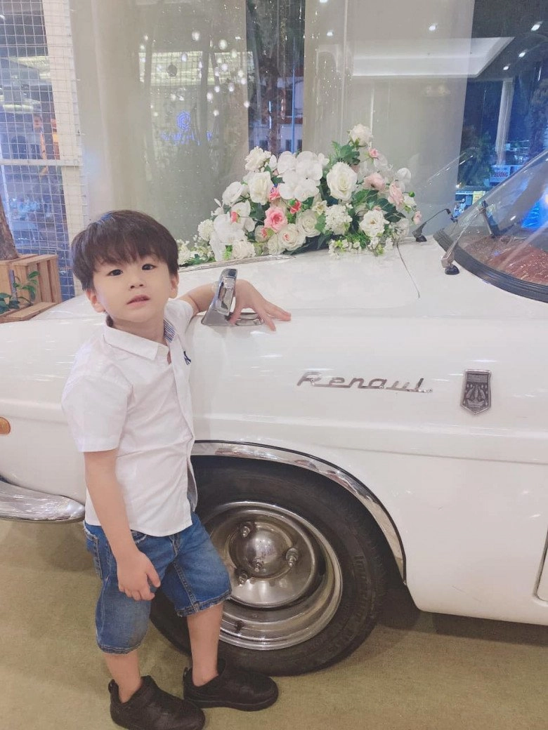 Đứa trẻmàlâm khánh chi sang thái nhờ người mang thai hộ giờ lớn bổng giống mẹ lúc chưa chuyển giới - 3