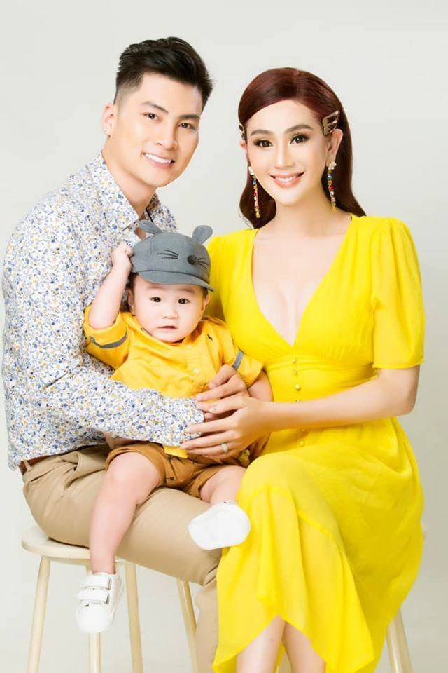 Đứa trẻmàlâm khánh chi sang thái nhờ người mang thai hộ giờ lớn bổng giống mẹ lúc chưa chuyển giới - 7