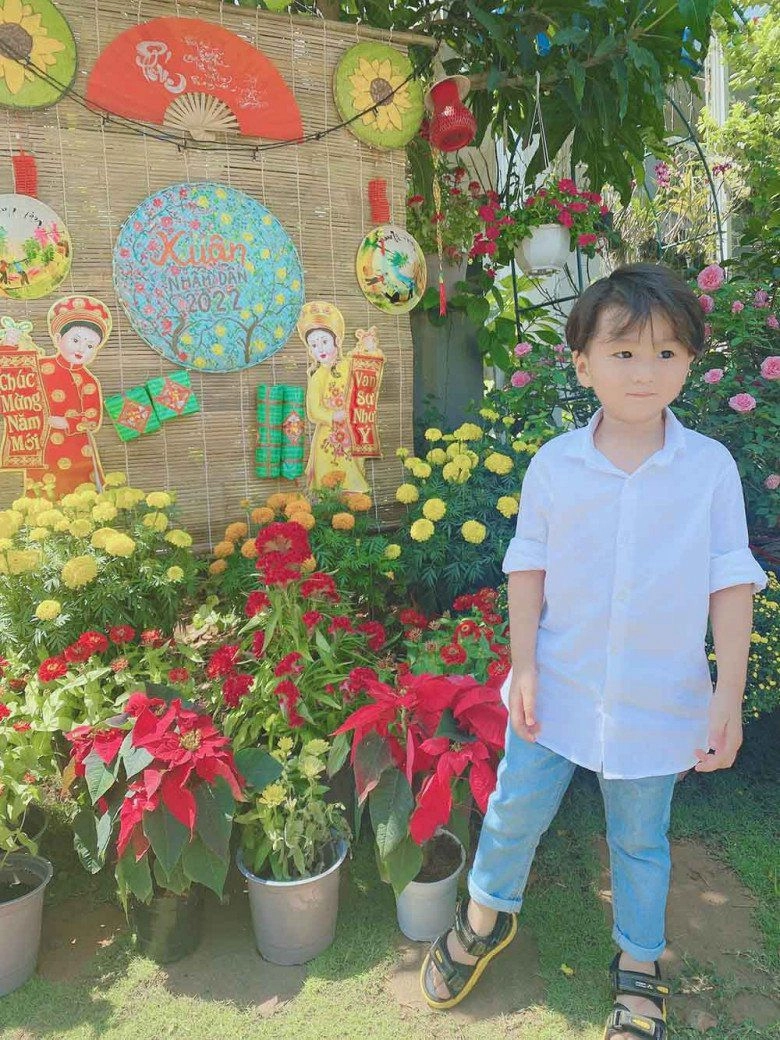 Đứa trẻmàlâm khánh chi sang thái nhờ người mang thai hộ giờ lớn bổng giống mẹ lúc chưa chuyển giới - 8