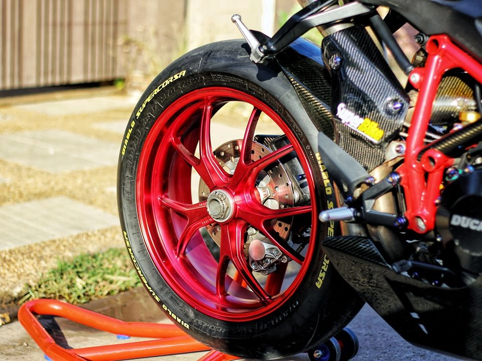 Ducati 848 evo độ nổi bật với full áo sợi carbon đẹp mê hồn - 9
