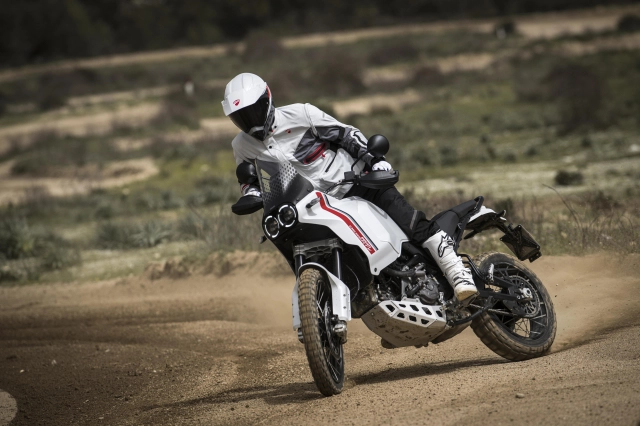 Ducati desertx đã chính thức mở bán tại việt nam với giá đam mê - 19