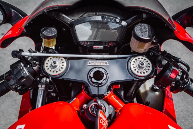 Ducati desmosedici d16rr - mẫu xe trong mơ của nhiều người - 2