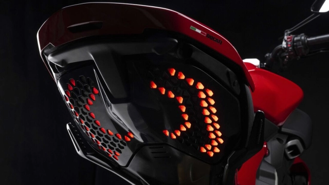 Ducati diavel v4 2023 lột xác trong năm mới với phương châm dare to be bold - 9