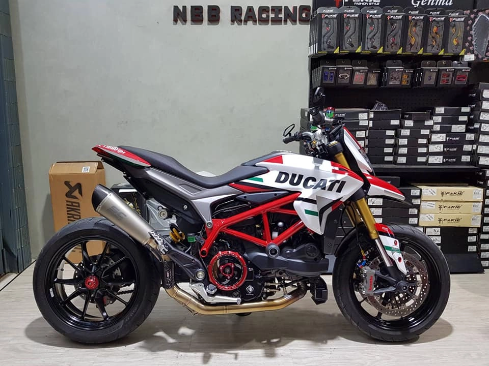 Ducati hypermotard 939 độ mặn mòi với dàn option cao cấp - 21