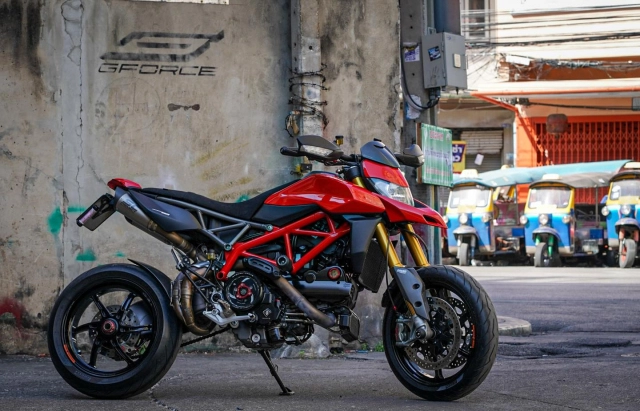 Ducati hypermotard 950 độ tối tân với dàn đồ chơi cực khủng - 1