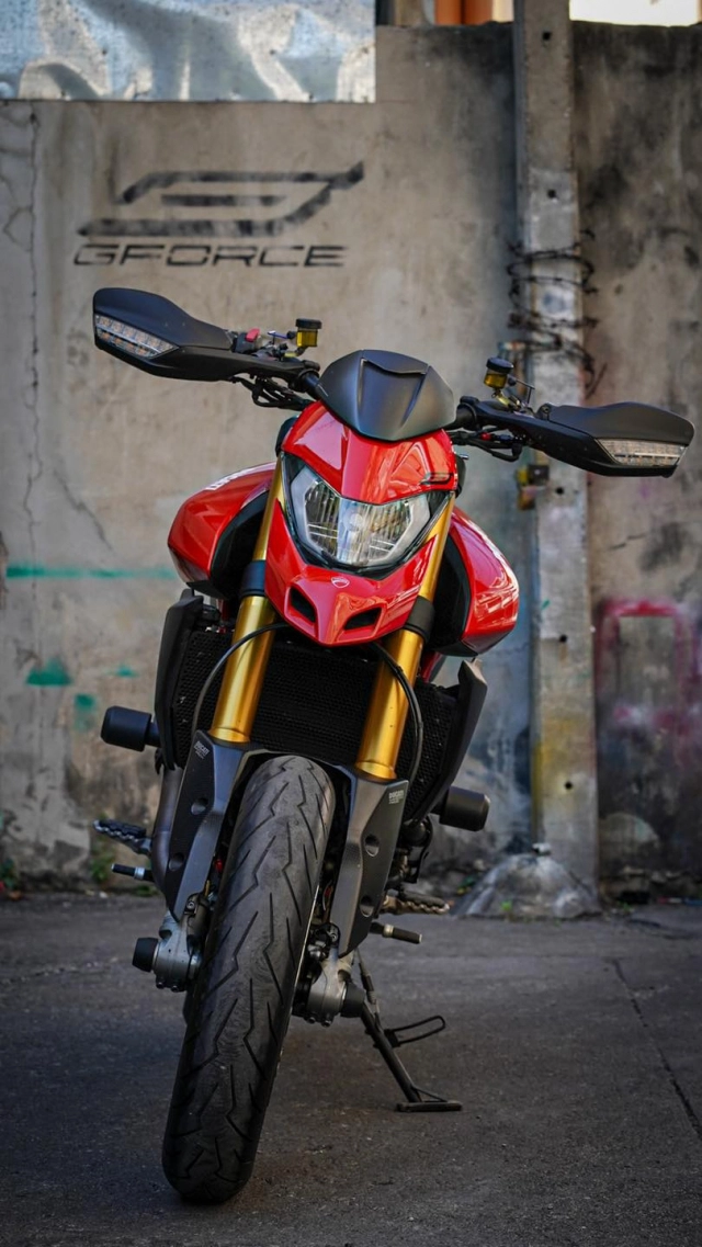 Ducati hypermotard 950 độ tối tân với dàn đồ chơi cực khủng - 6