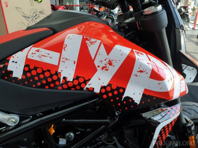 Ducati hypermotard 950 rve 2021 ra mắt với giá hơn 450 triệu đồng - 6