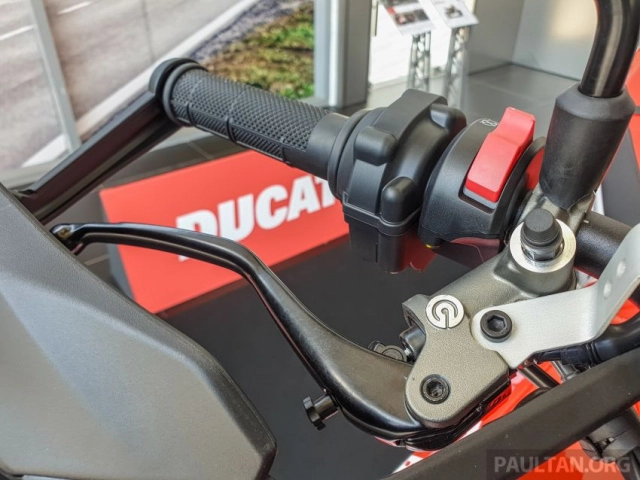 Ducati hypermotard 950 rve 2021 ra mắt với giá hơn 450 triệu đồng - 8