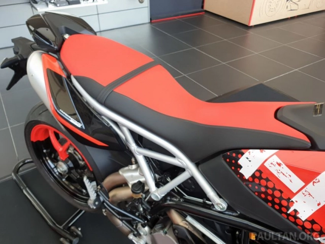 Ducati hypermotard 950 rve 2021 ra mắt với giá hơn 450 triệu đồng - 14