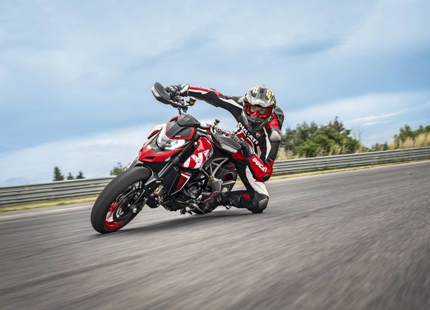 Ducati hypermotard 950 rve ra mắt với ngoại hình cực chất - 16