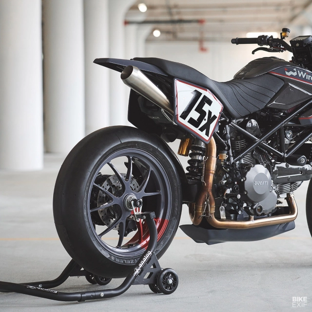 Ducati hypermotard độ phong cách flat tracker đến từ analog motorcycle - 9