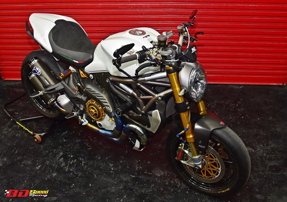 Ducati monster 1200s độ lôi cuốn trong thân hình trắng trẻo - 3