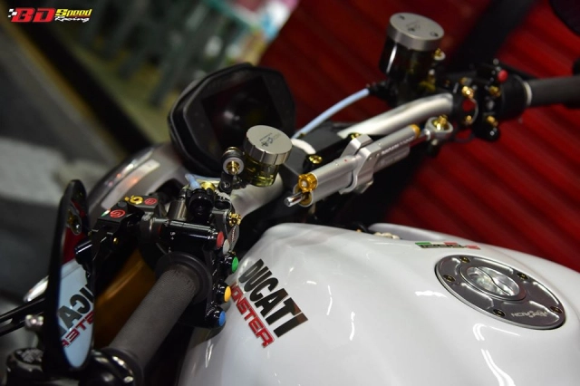 Ducati monster 1200s độ lôi cuốn trong thân hình trắng trẻo - 8