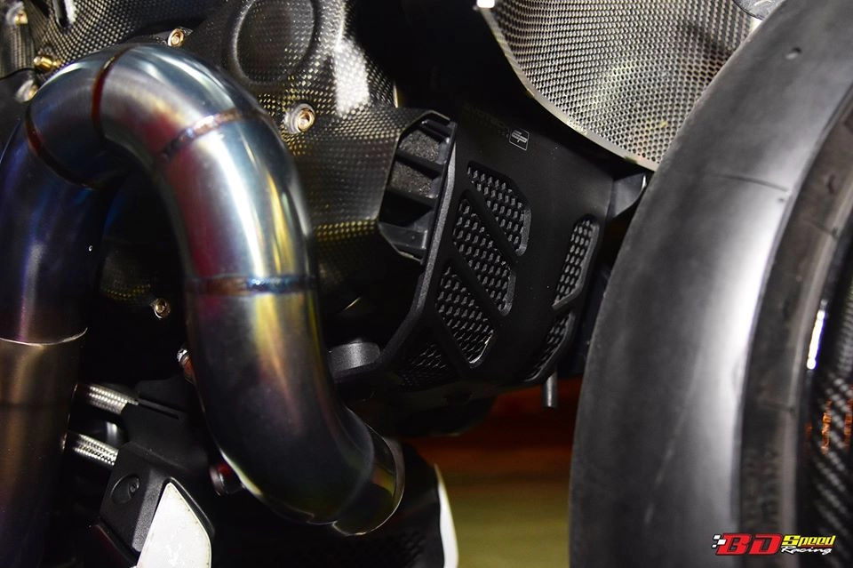 Ducati monster 1200s độ lôi cuốn trong thân hình trắng trẻo - 21