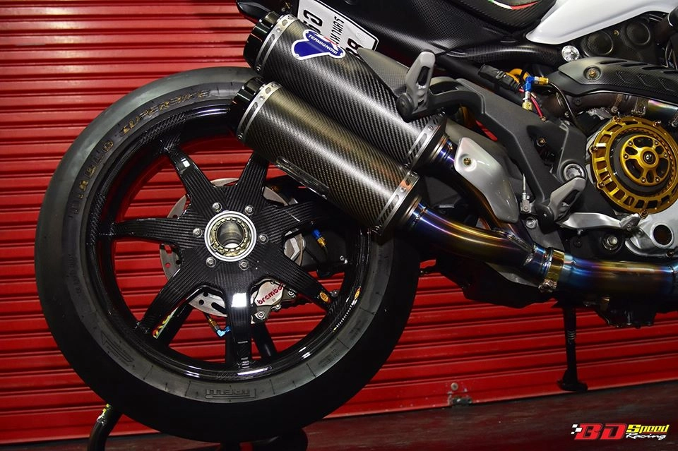 Ducati monster 1200s độ lôi cuốn trong thân hình trắng trẻo - 24