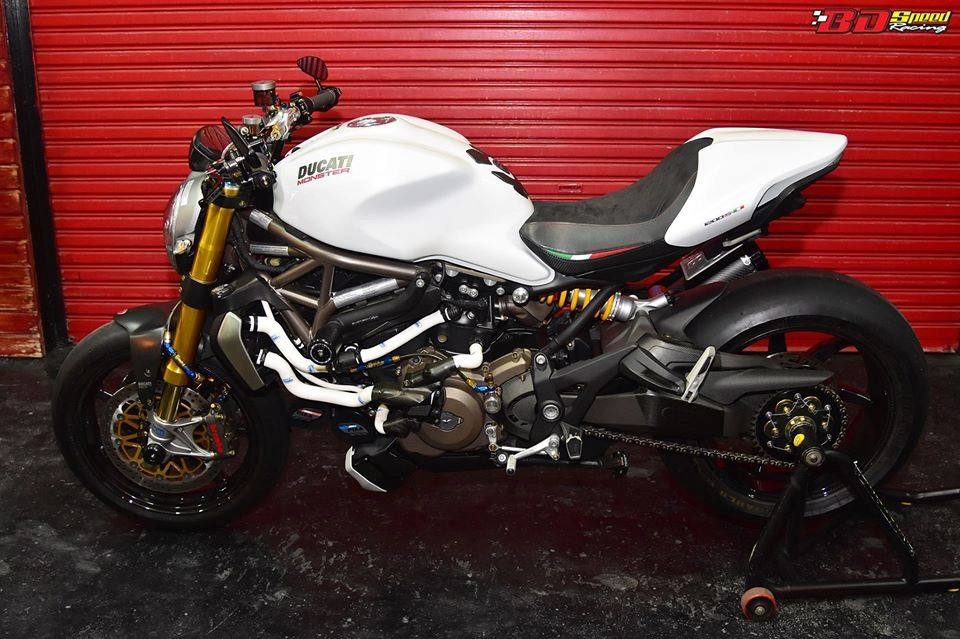 Ducati monster 1200s độ lôi cuốn trong thân hình trắng trẻo - 30