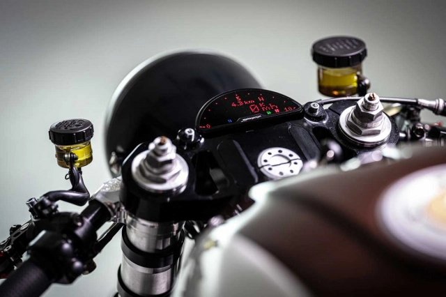 Ducati monster s4 độ phong cách vượt thời gian - 7