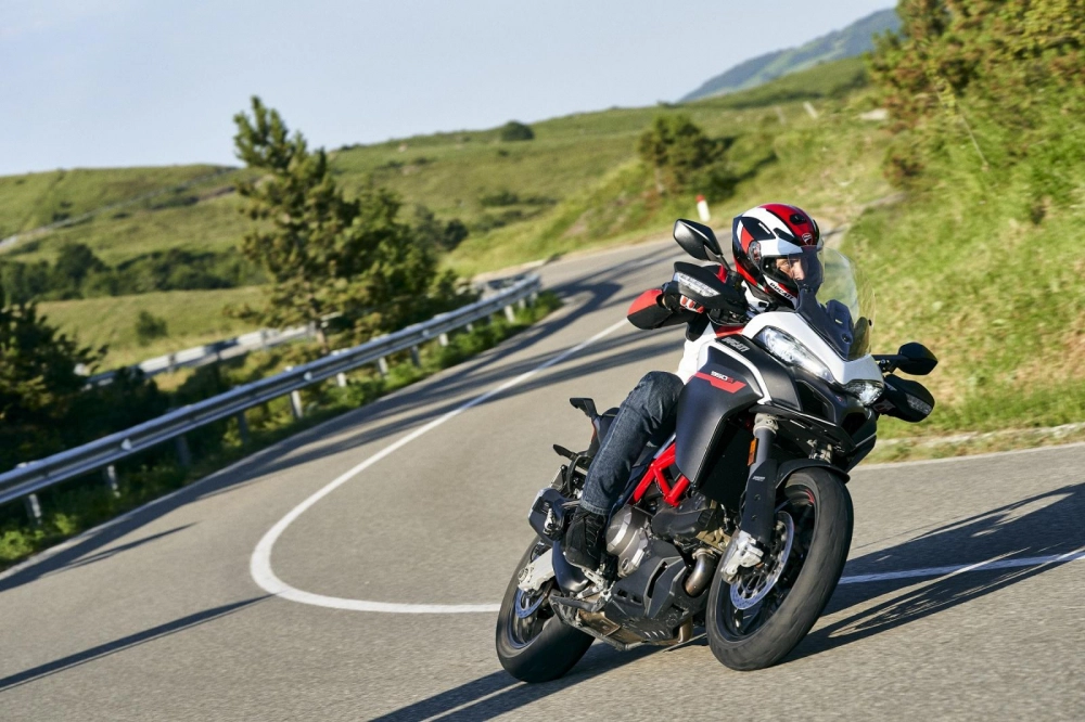 Ducati multistrada 950 s 2021 ra mắt phiên bản gp white - 1