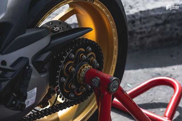 Ducati multistrada độ cá tính với dàn chân sáng chói - 7