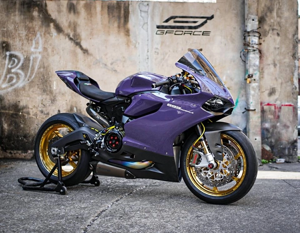 Ducati panigale 899 độ đặc trưng với phong cách tím khoai môn - 1
