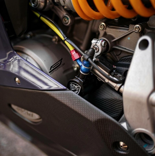 Ducati panigale 899 độ đặc trưng với phong cách tím khoai môn - 5