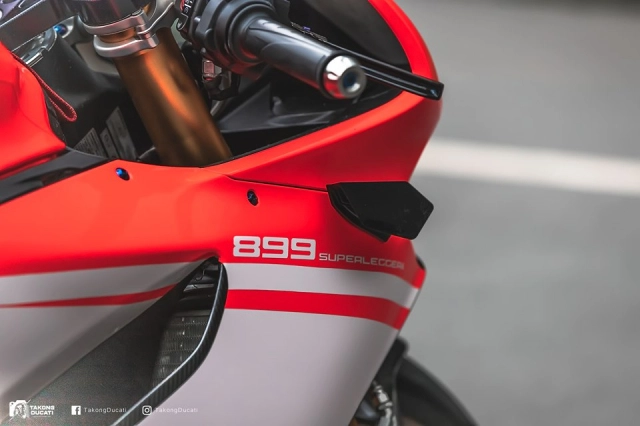 Ducati panigale 899 độ nhẹ nhàng sâu lắng theo phong cách superleggera - 4