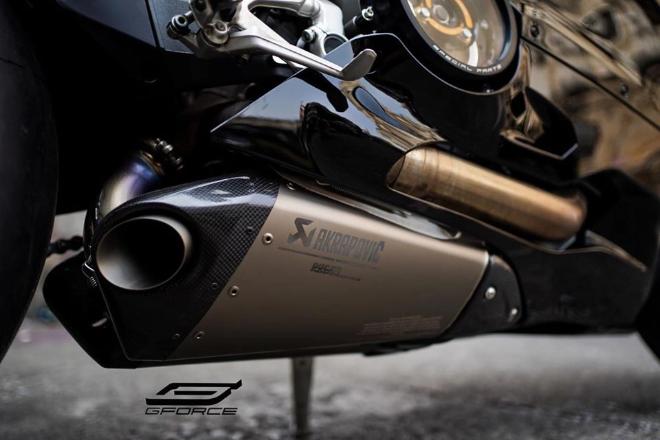Ducati panigale 959 độ nhẹ nhàng sâu lắng với tông màu đen - 9