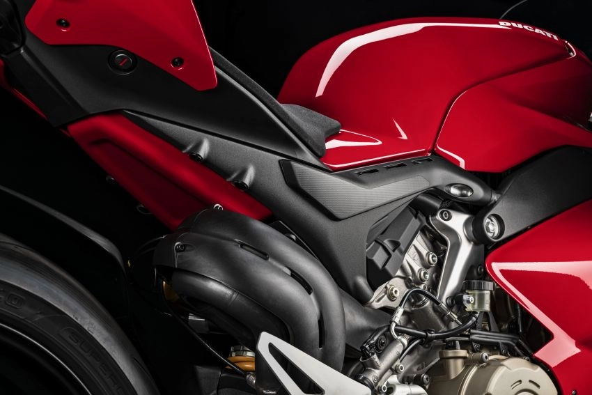 Ducati panigale v4 2020 - khí động học tốt hơn sửa đổi hỗ trợ người lái tăng tốc tốt hơn - 7